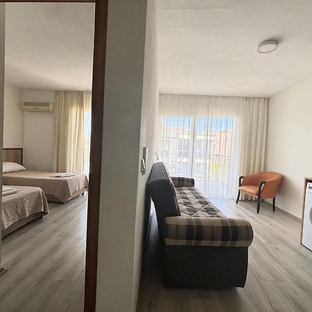Fora Apart Otel Çeşme Esterno foto