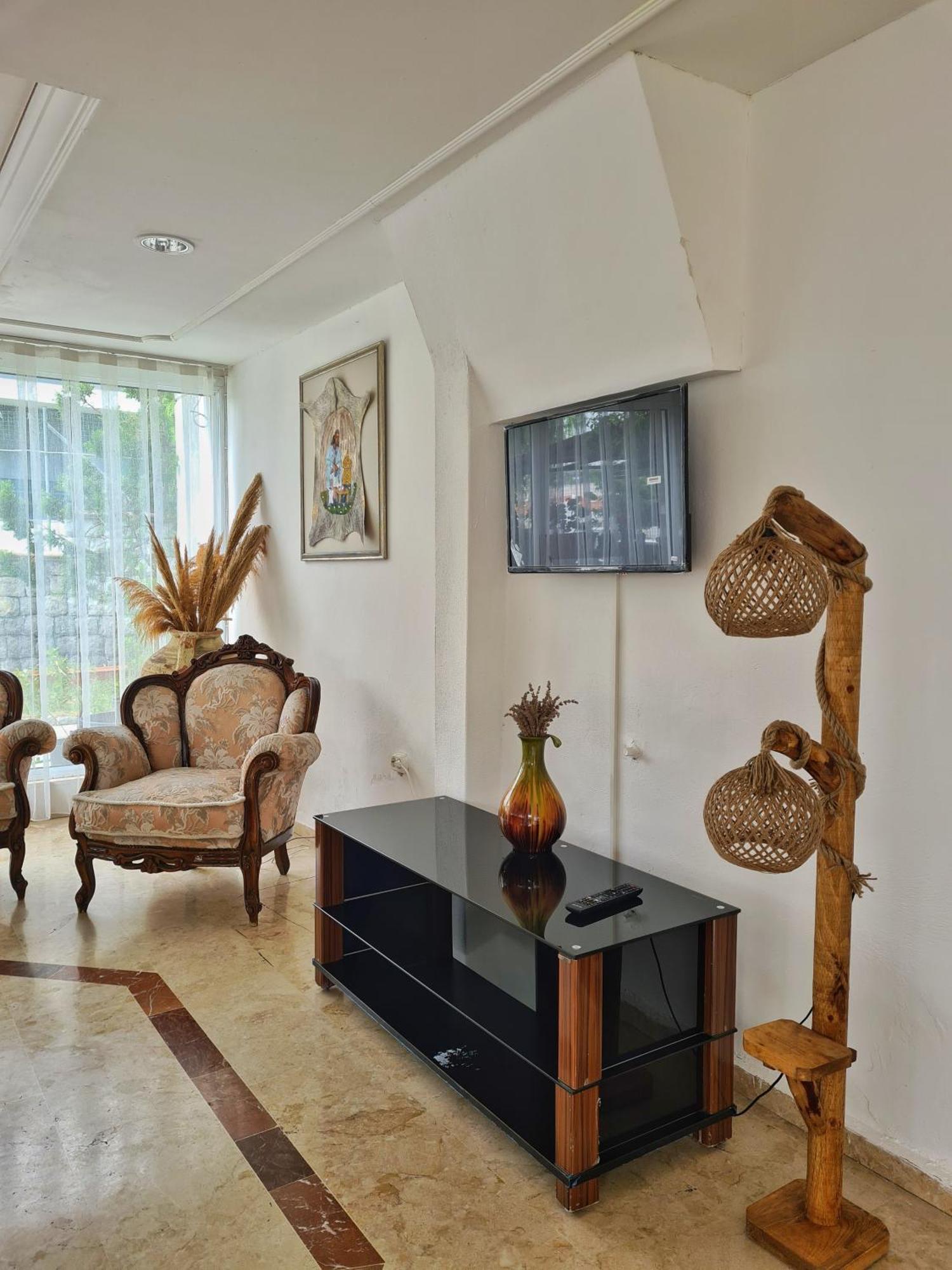 Fora Apart Otel Çeşme Esterno foto