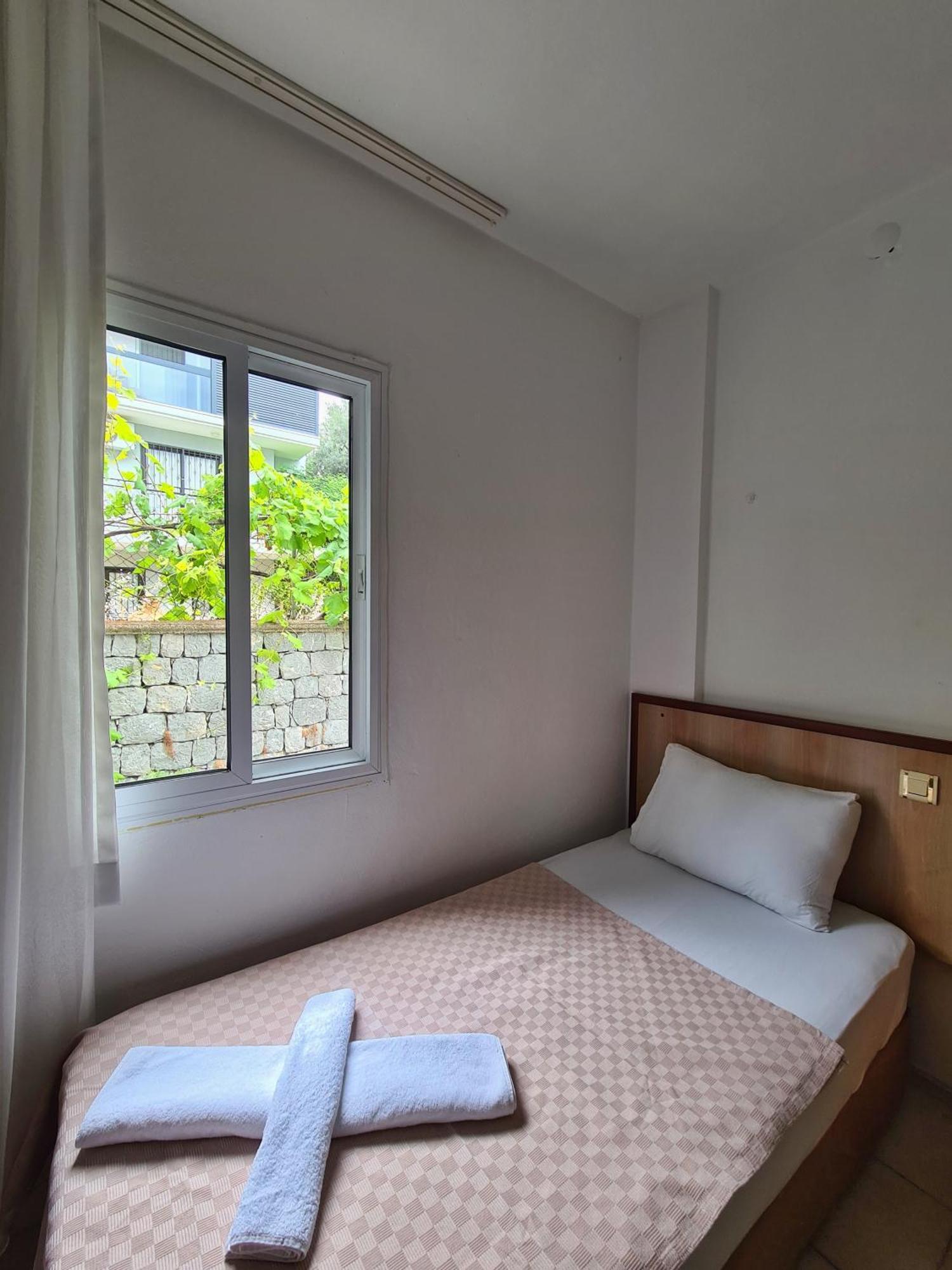 Fora Apart Otel Çeşme Esterno foto