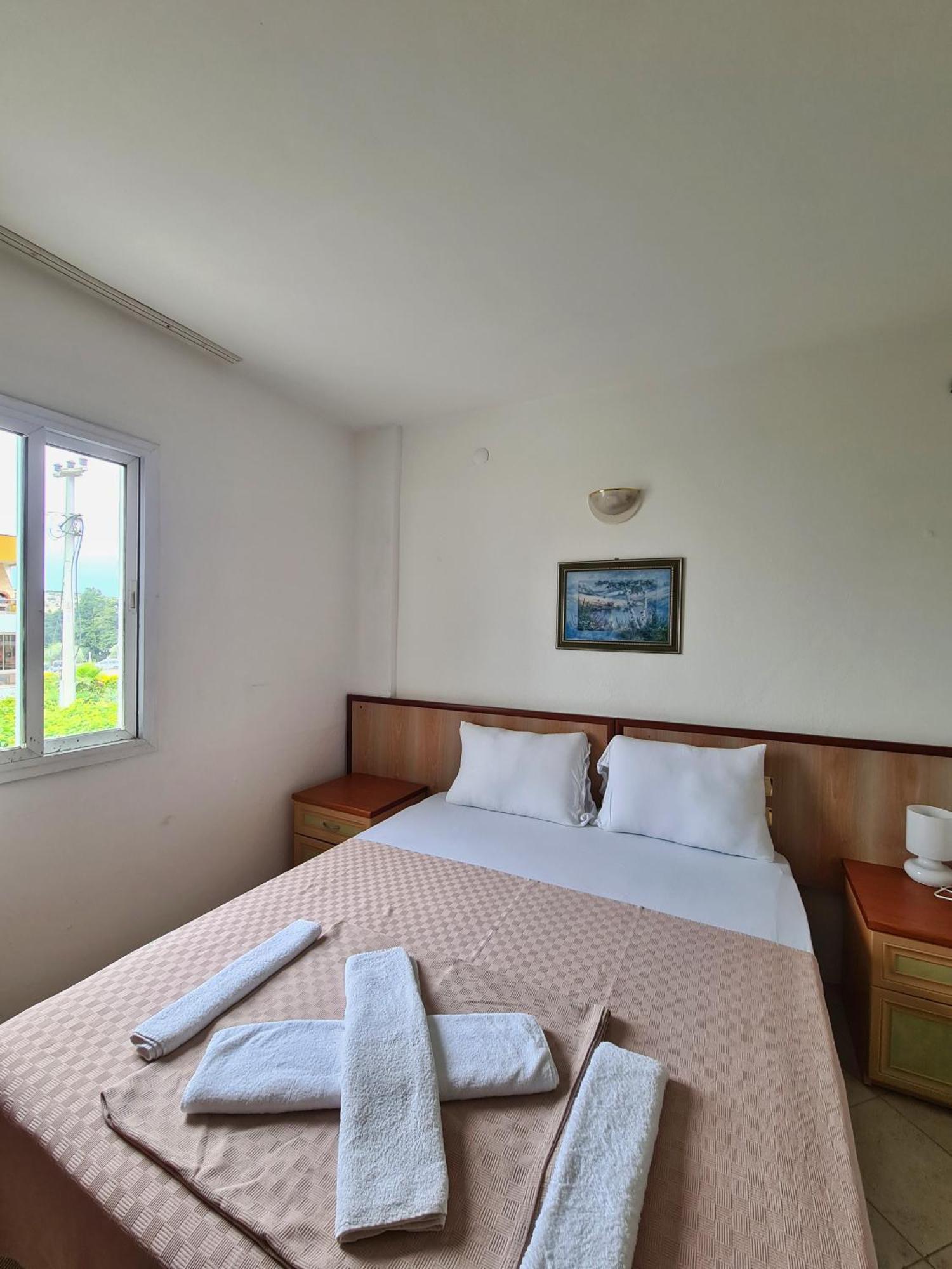 Fora Apart Otel Çeşme Esterno foto