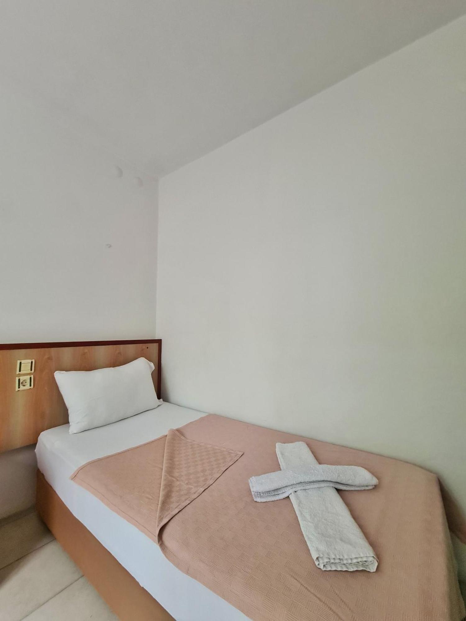 Fora Apart Otel Çeşme Esterno foto