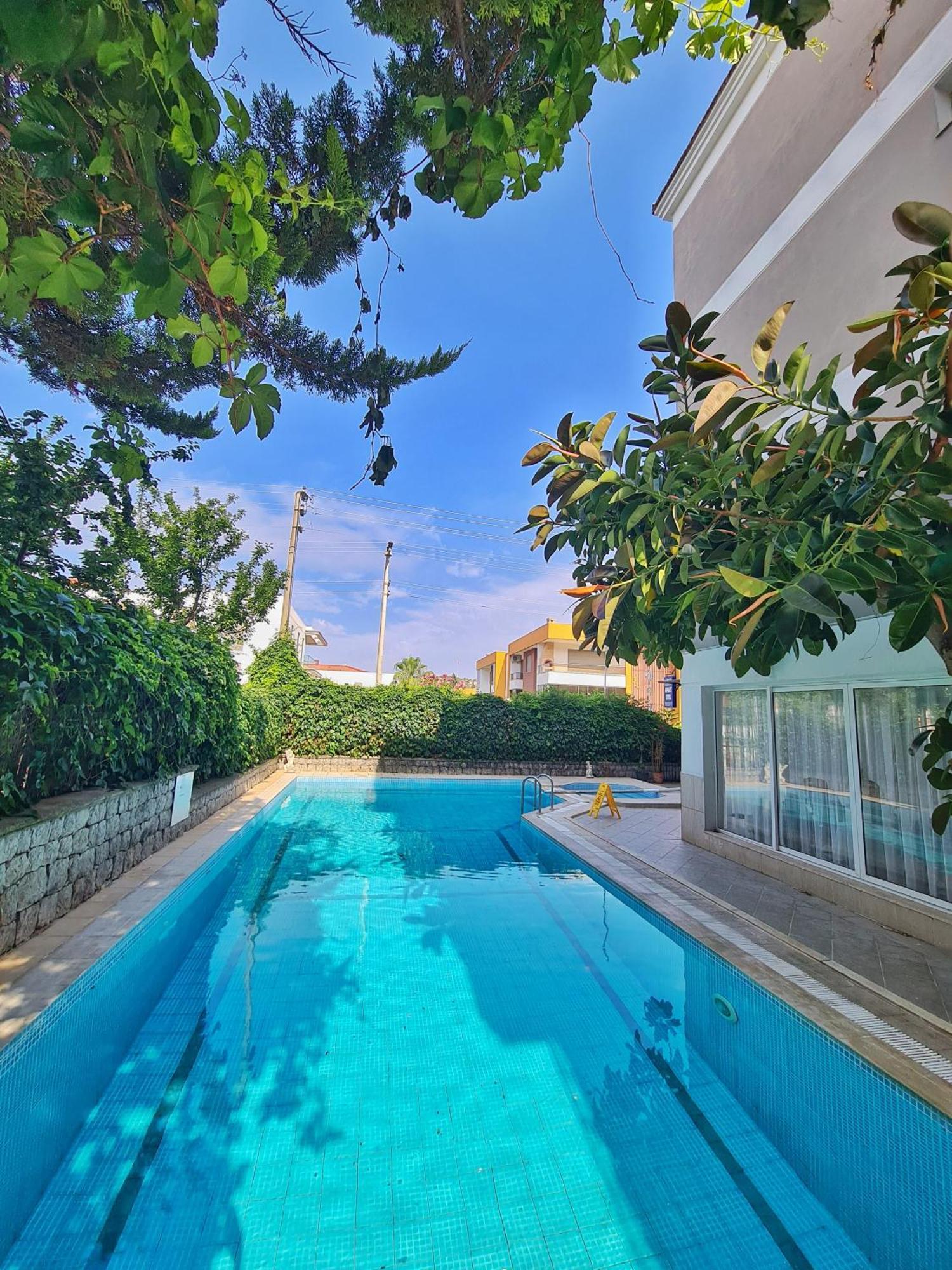 Fora Apart Otel Çeşme Esterno foto