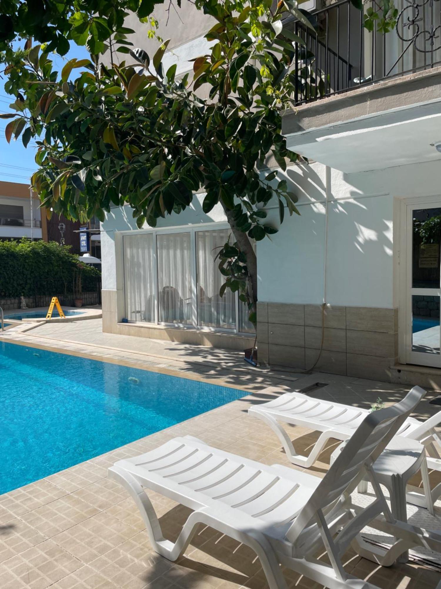 Fora Apart Otel Çeşme Esterno foto