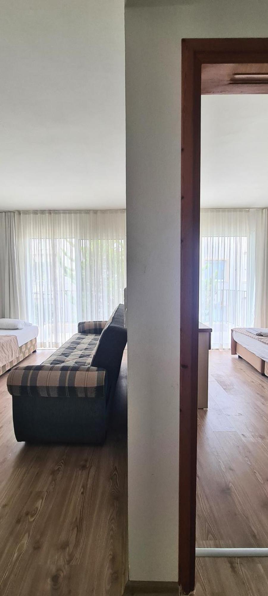 Fora Apart Otel Çeşme Esterno foto