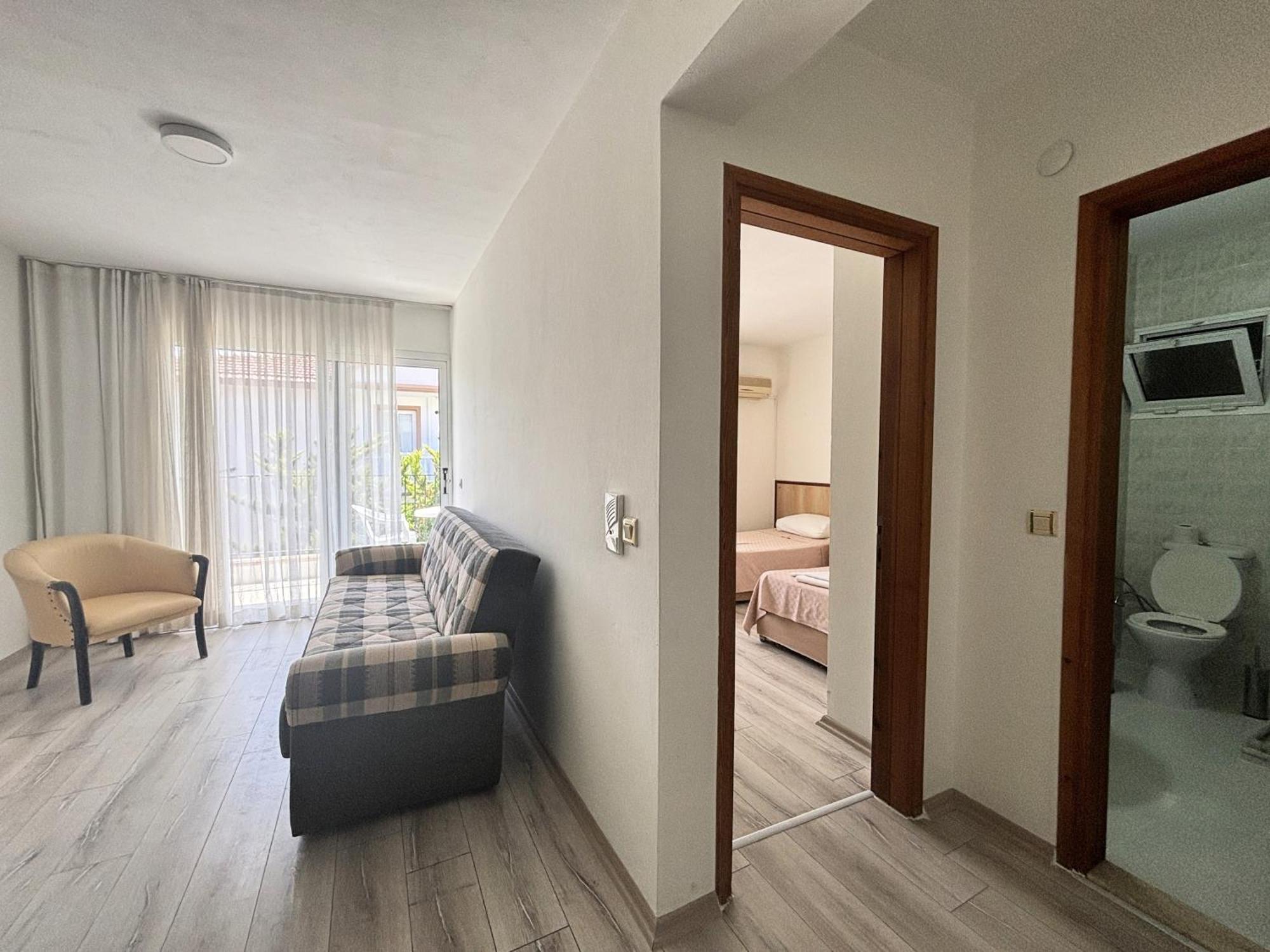 Fora Apart Otel Çeşme Esterno foto