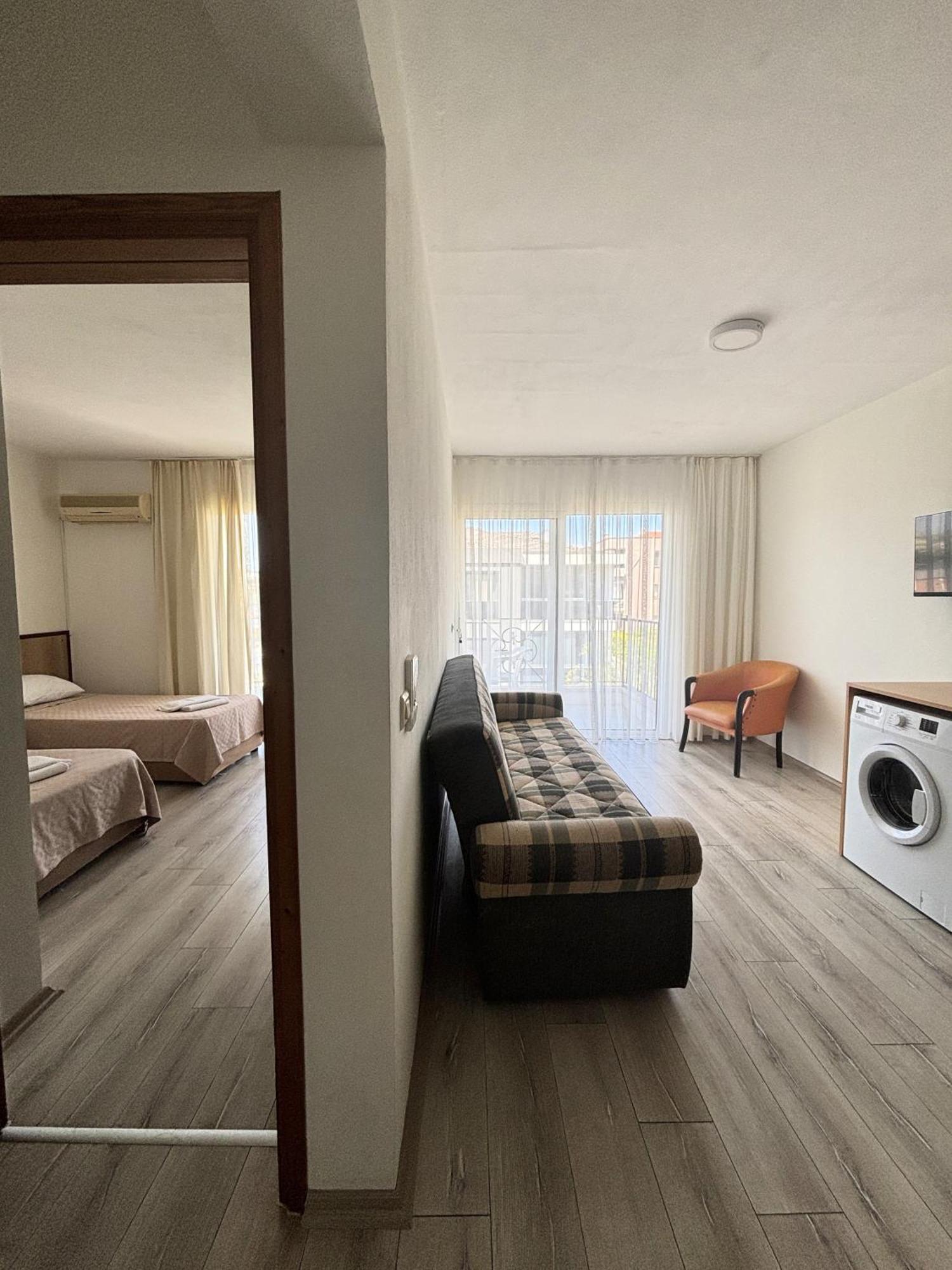 Fora Apart Otel Çeşme Esterno foto