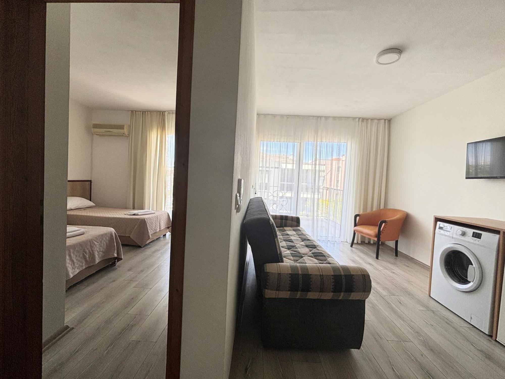 Fora Apart Otel Çeşme Esterno foto