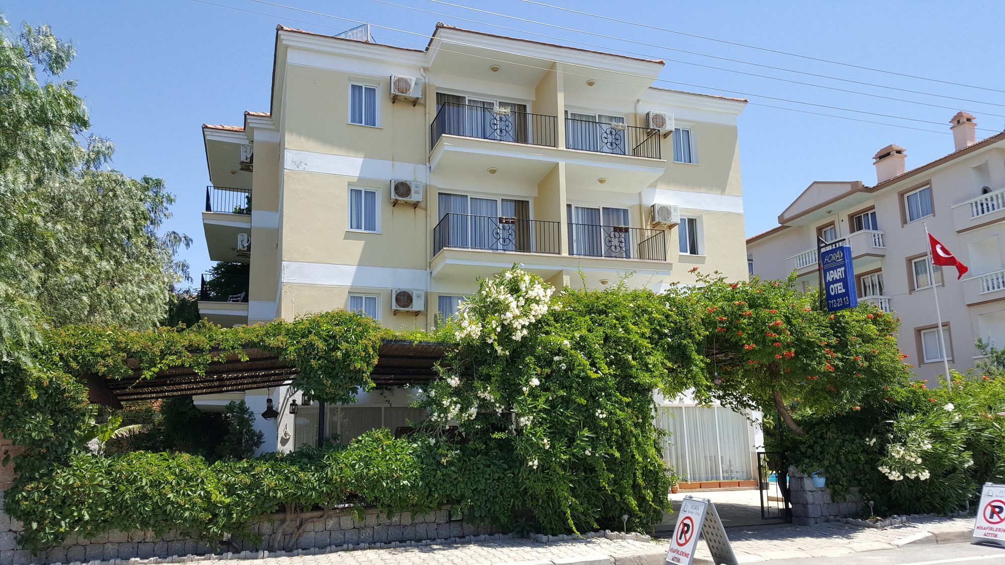 Fora Apart Otel Çeşme Esterno foto